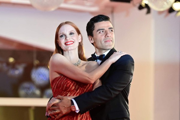 Jessica Chastain reacciona de forma peculiar a la polémica por su video con Óscar Isaac